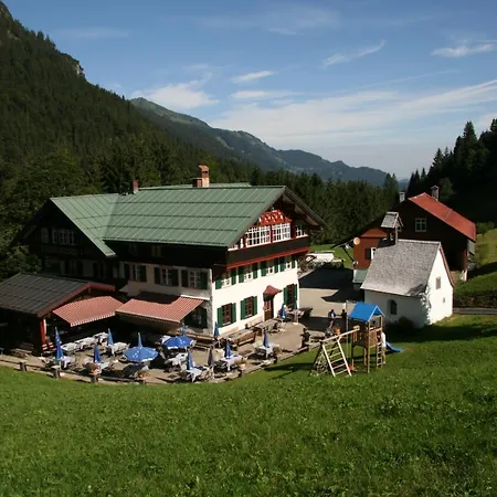 Berggasthof Einoedsbach *
