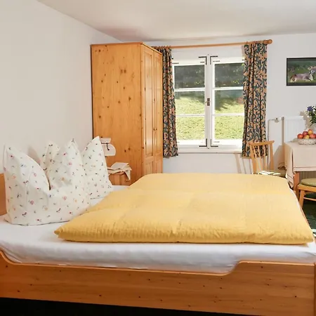 Berggasthof Einoedsbach Inn *
