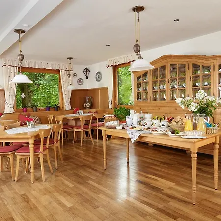 Berggasthof Einoedsbach Inn *